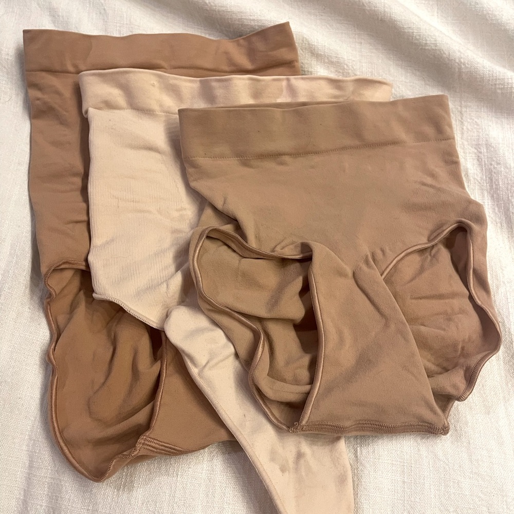 NWOT. Skims shapewear.